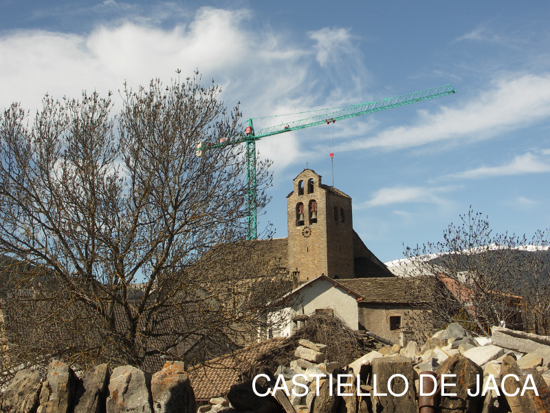 Castiello de Jaca

Es uno de los puntos principales del Camino de Santiago aragonés. Ubicado en la parte inferior del Alto Valle del Aragón (921 m. de altitud), la iglesia románica de San Miguel y su entorno constituyen el eje de su trascendencia histórica.