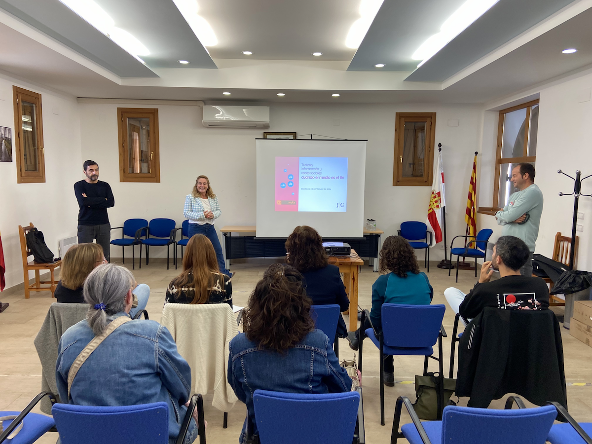 Encuentro anual del equipo de oficinas de turismo de la Comarca de la Jacetania: Balance de la temporada y formación en redes sociales