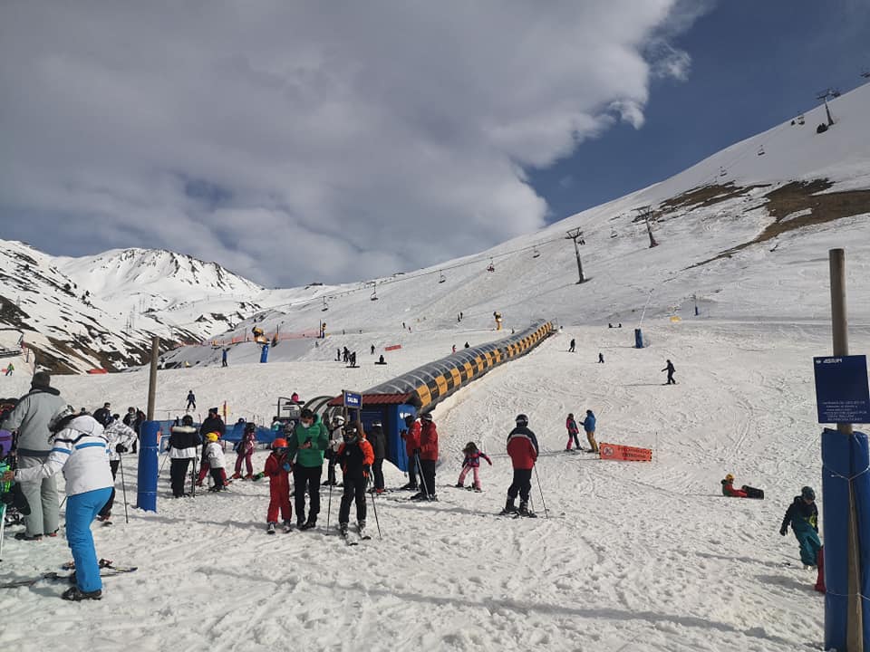 Publicada la convocatoria de ayudas  de la Comarca de la Jacetania para la campaña de esquí escolar 2020/2021 