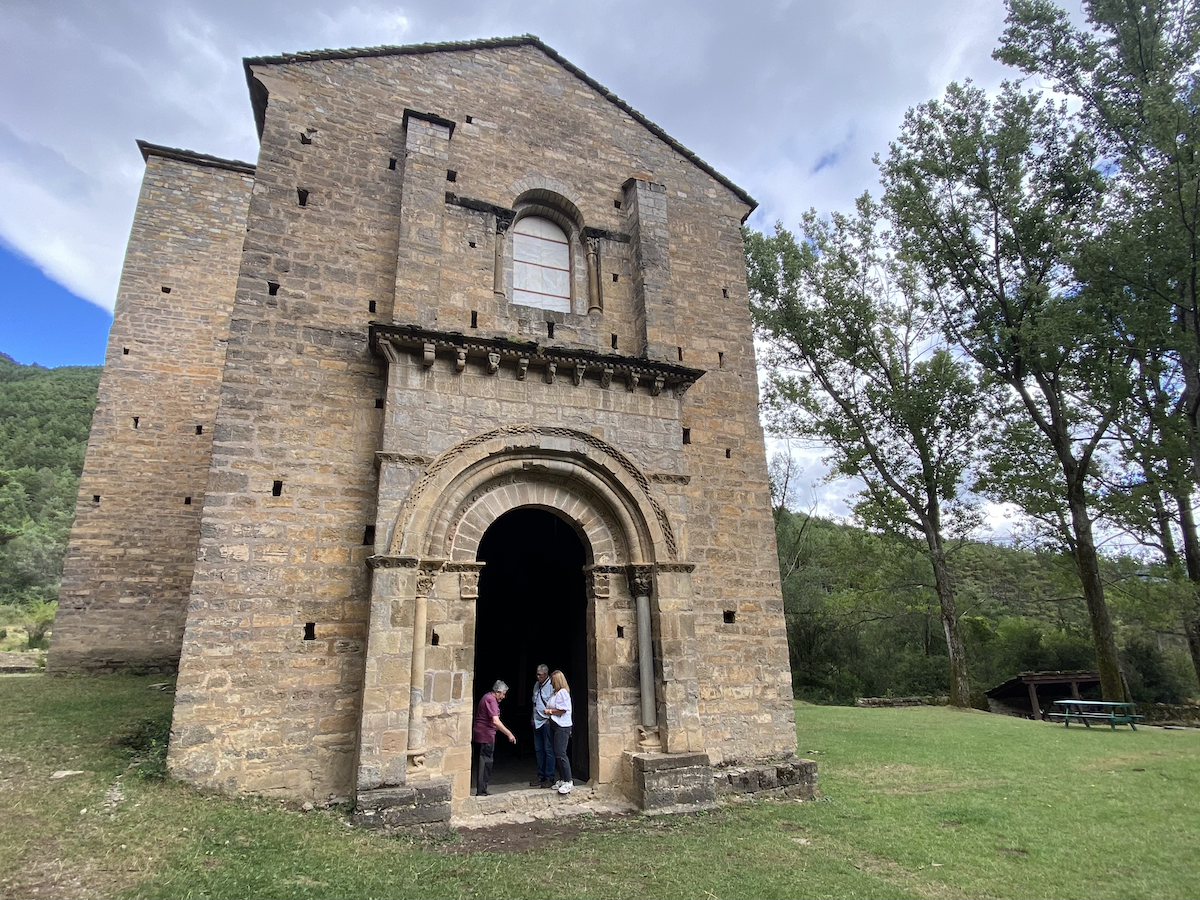 Visita a las iglesias de Santa María de Iguácel y San Adrián de Sasabe